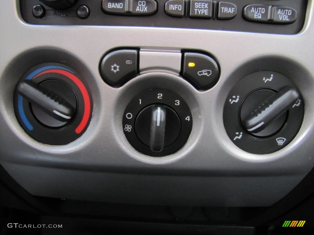 2008 Chevrolet Colorado LT Extended Cab 4x4 Controls Photos