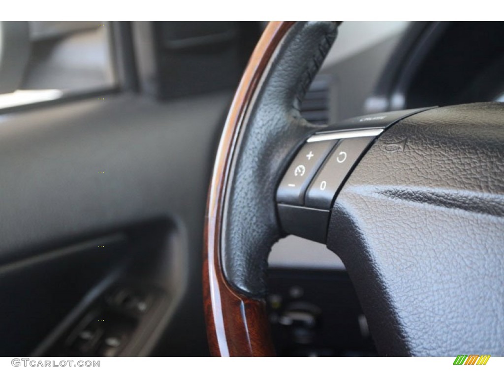 2008 Volvo XC90 V8 AWD Controls Photos