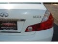 Ivory Pearl - M 35x Sedan Photo No. 24