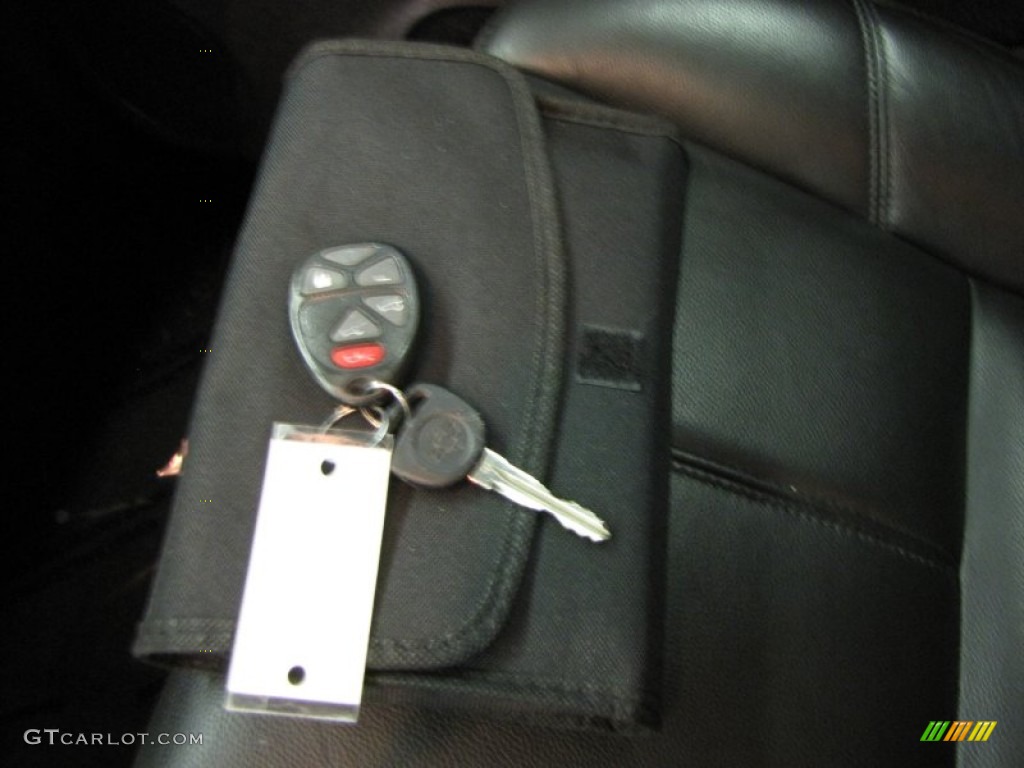 2008 Chevrolet Tahoe LTZ 4x4 Keys Photos