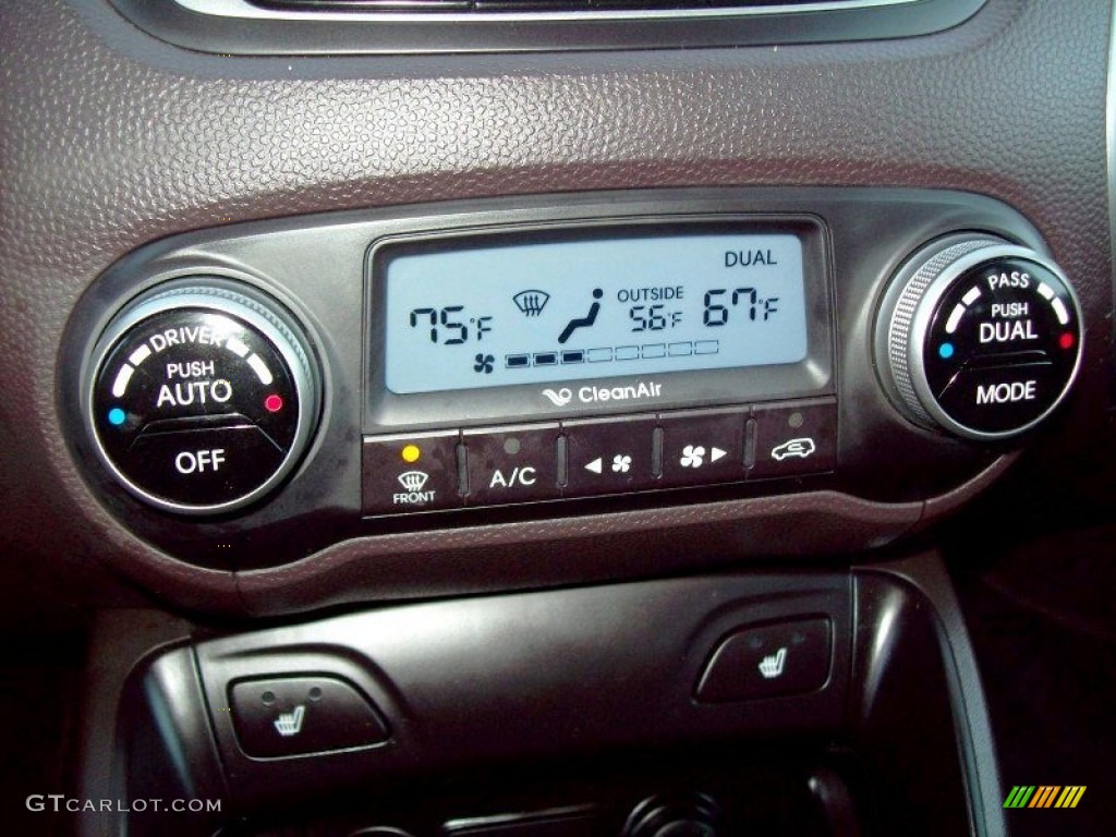 2010 Hyundai Tucson GLS Controls Photo #55964727