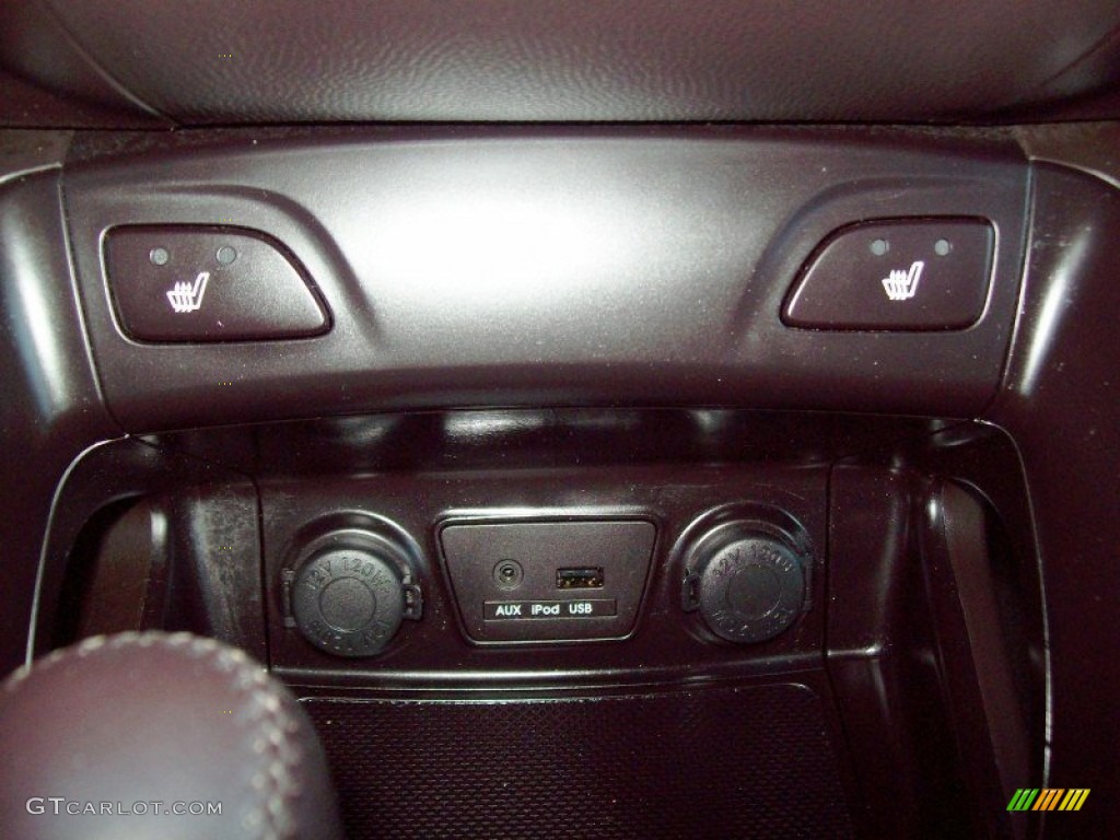 2010 Hyundai Tucson GLS Controls Photo #55964739