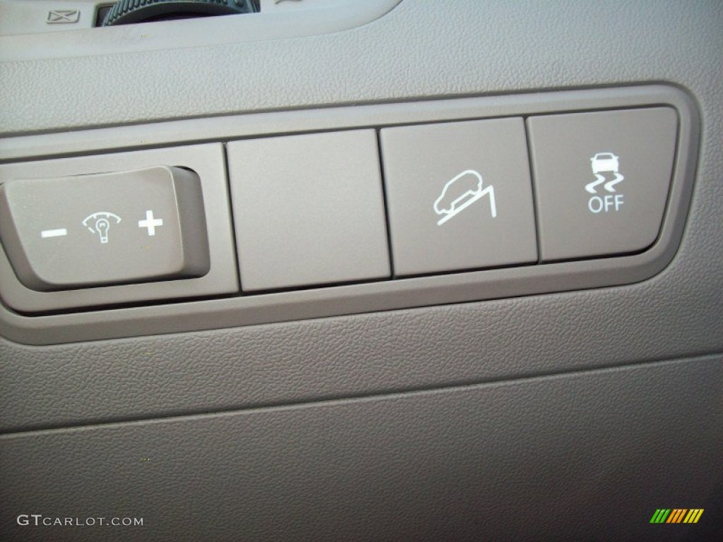 2010 Hyundai Tucson GLS Controls Photo #55964766