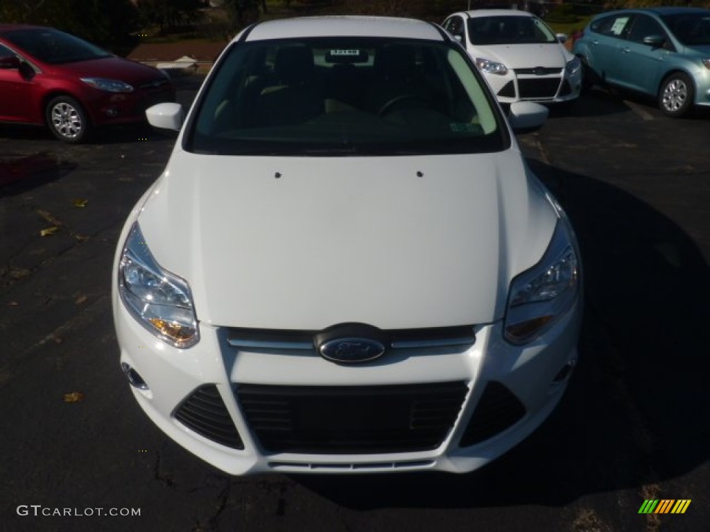 2012 Focus SE Sedan - Oxford White / Stone photo #6