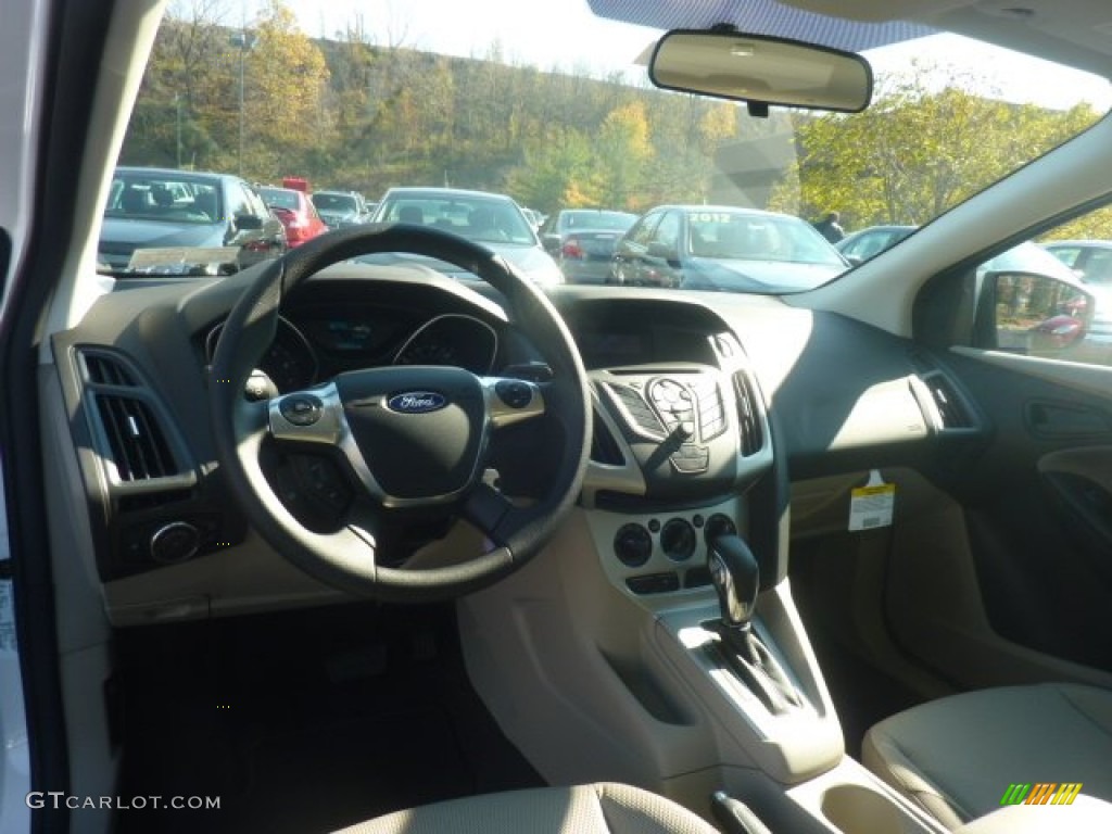 2012 Focus SE Sedan - Oxford White / Stone photo #10