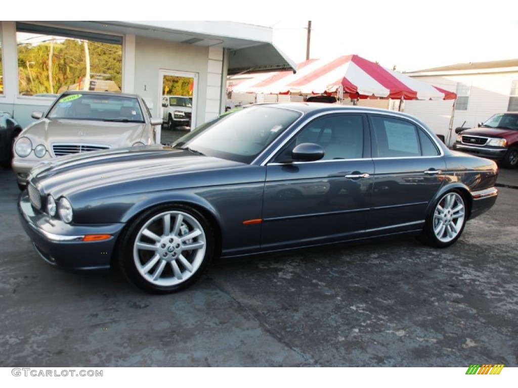 2004 XJ XJR - Dark Blue Grey Pearl Metallic / Dove photo #6