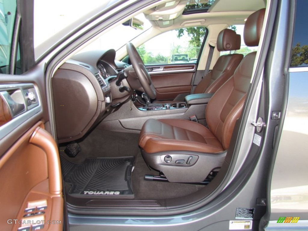 Saddle Brown Interior 2011 Volkswagen Touareg VR6 FSI Executive 4XMotion Photo #55970856