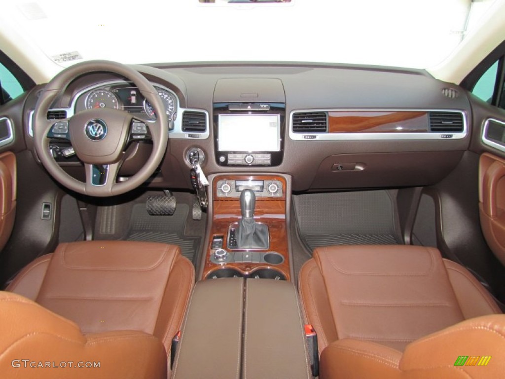 2011 Volkswagen Touareg VR6 FSI Executive 4XMotion Saddle Brown Dashboard Photo #55970898