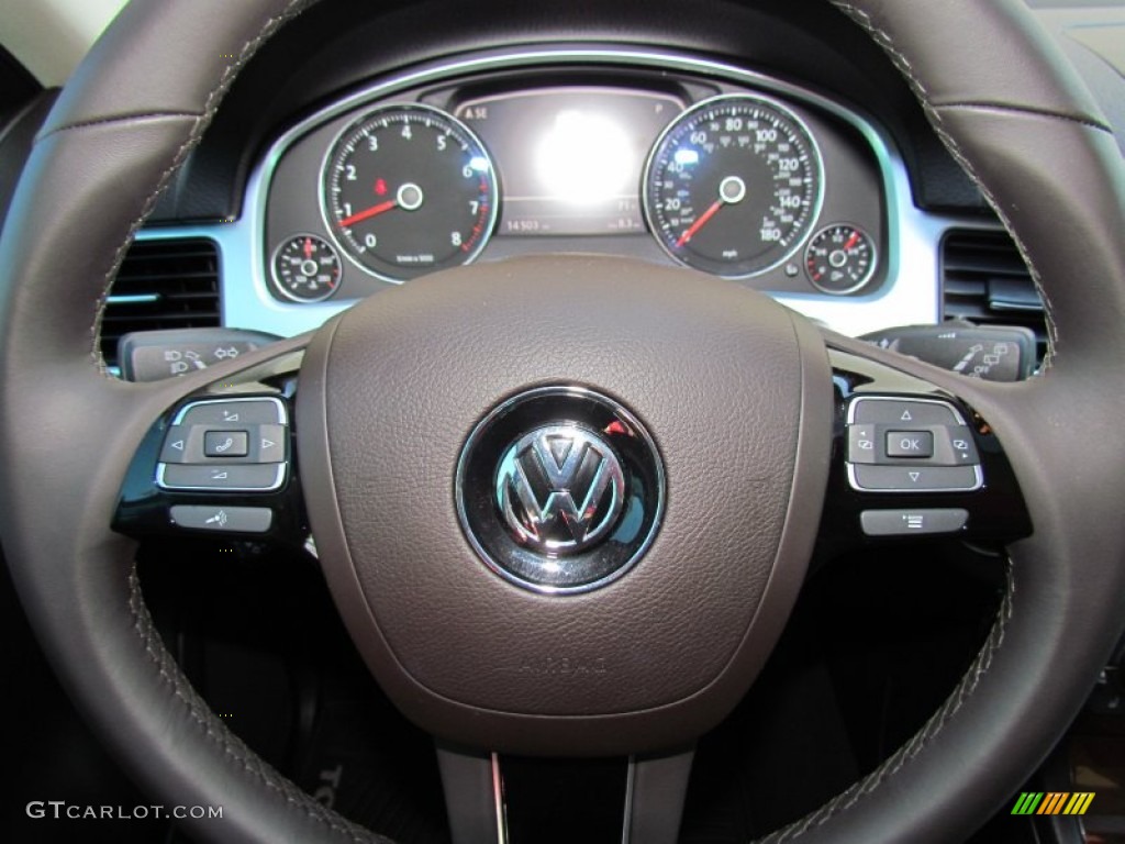 2011 Volkswagen Touareg VR6 FSI Executive 4XMotion Steering Wheel Photos