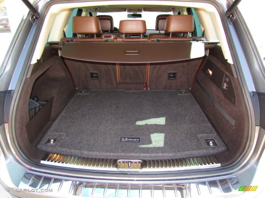 2011 Volkswagen Touareg VR6 FSI Executive 4XMotion Trunk Photos