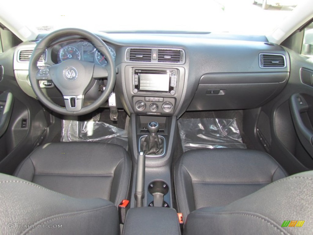 2012 Volkswagen Jetta SE Sedan Titan Black Dashboard Photo #55971456