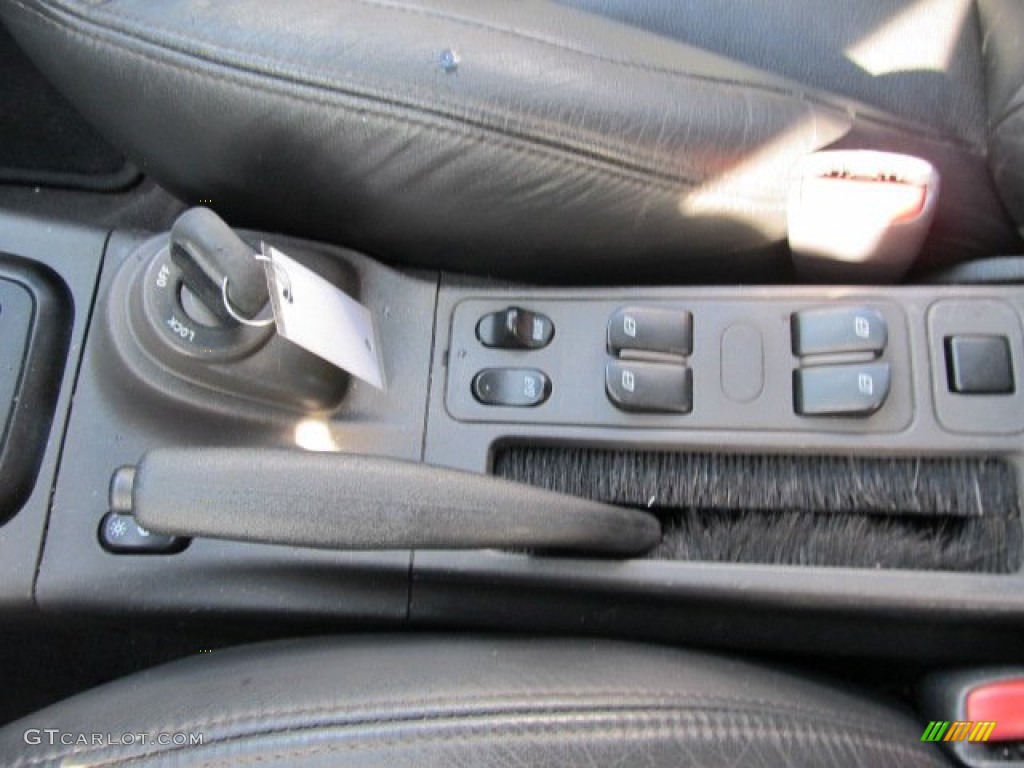 2003 Saab 9-3 SE Convertible Controls Photo #55971513