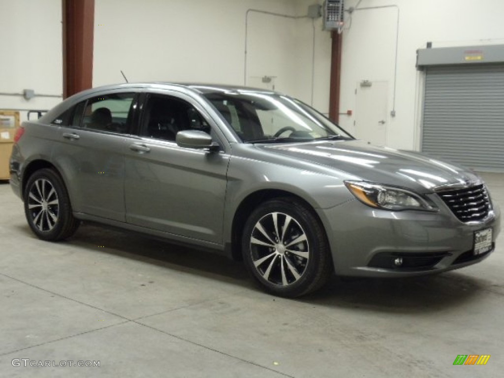 2012 200 S Sedan - Tungsten Metallic / Black photo #7