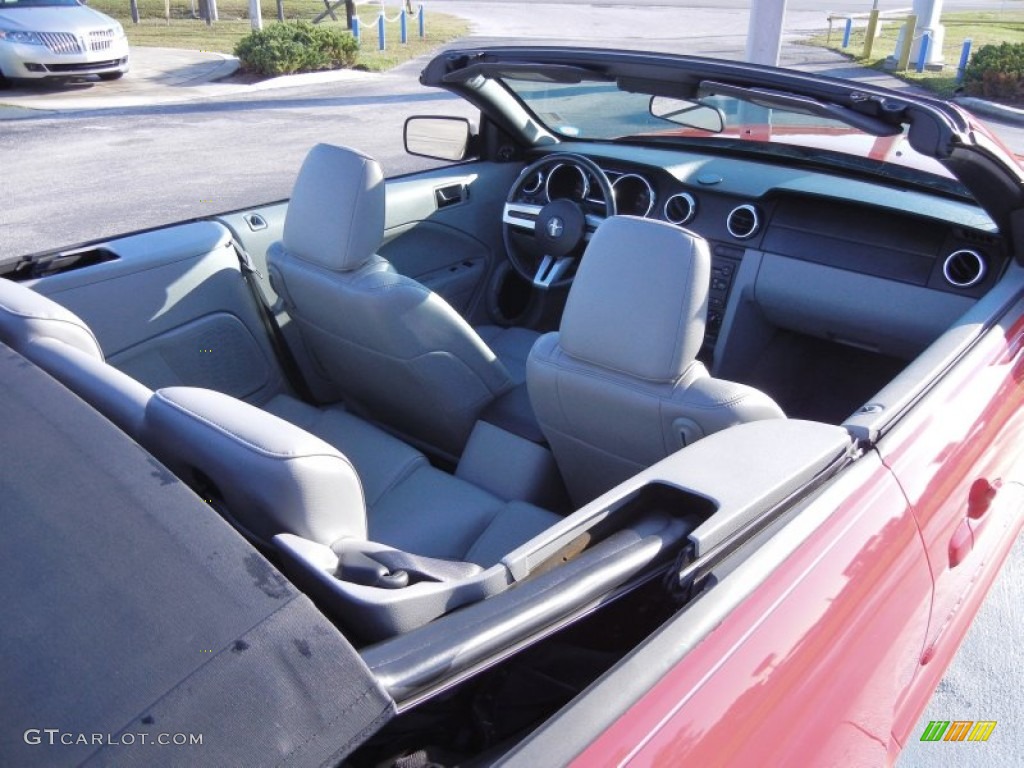 2006 Mustang V6 Premium Convertible - Torch Red / Light Graphite photo #12