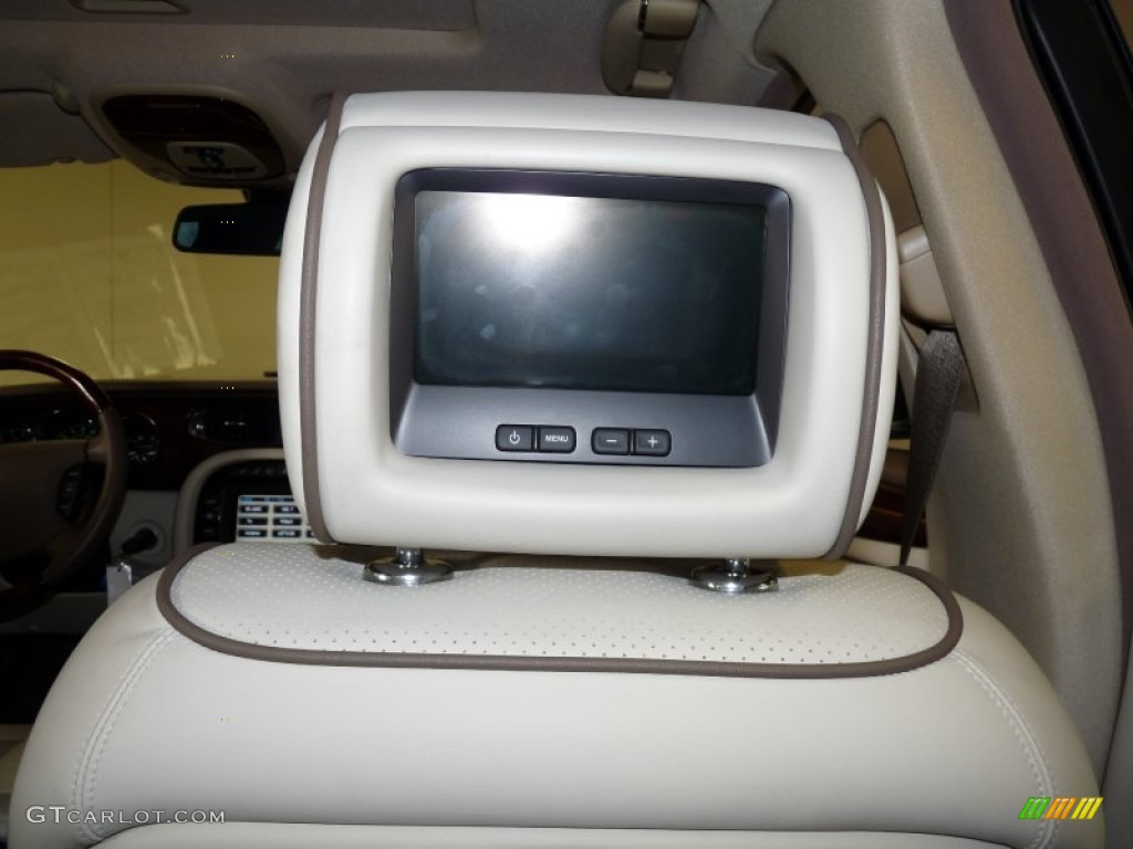 2008 Jaguar XJ Super V8 Controls Photo #55977808