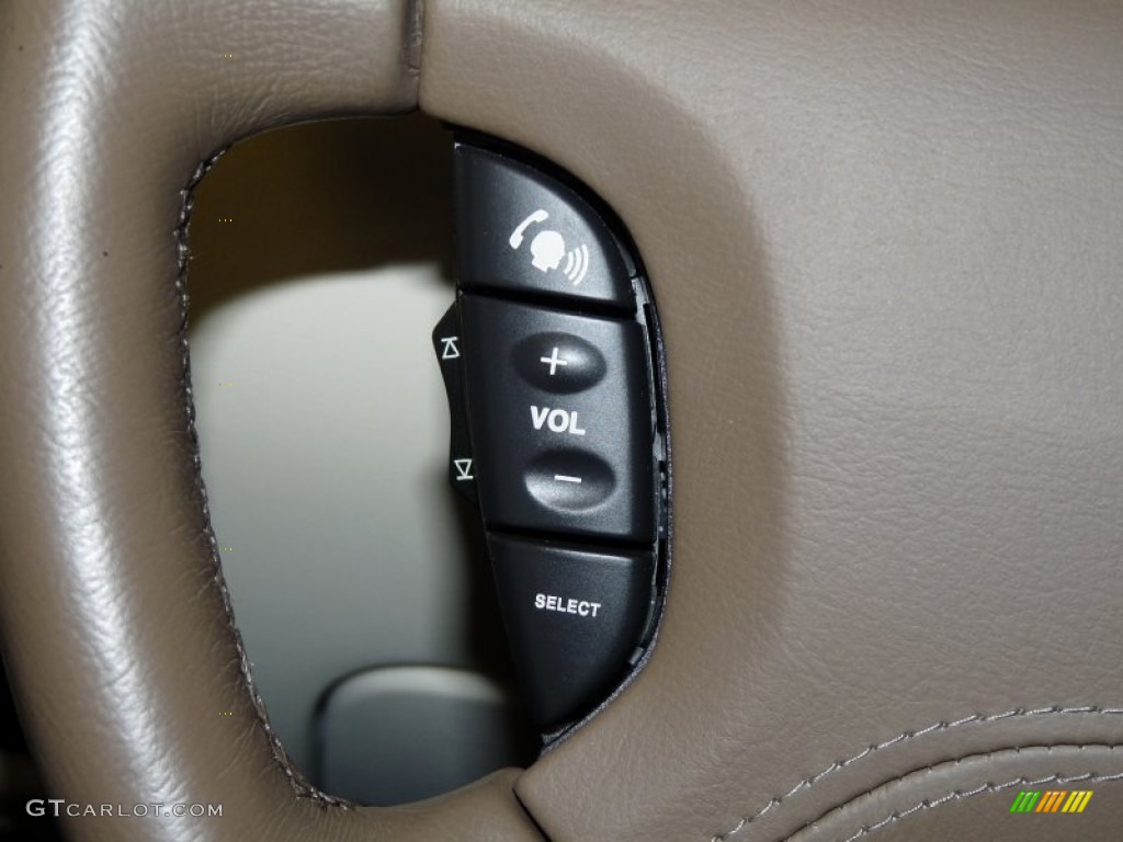 2008 Jaguar XJ Super V8 Controls Photo #55977901