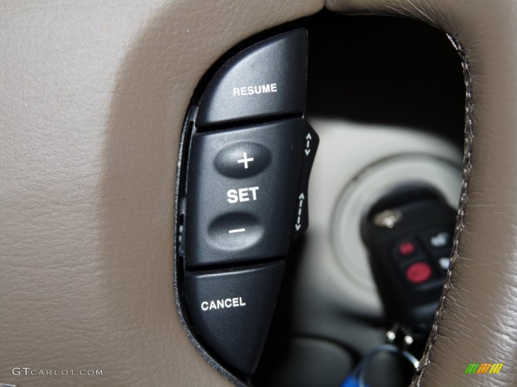 2008 Jaguar XJ Super V8 Controls Photo #55977909