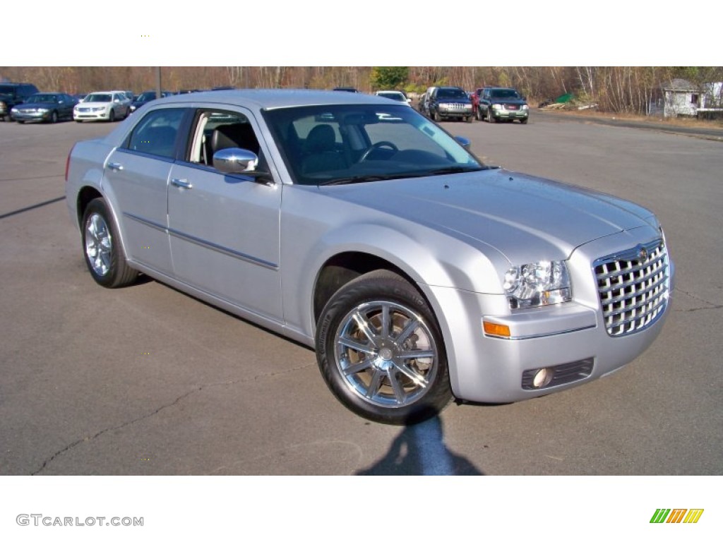 2010 Chrysler 300 Touring AWD Exterior Photos