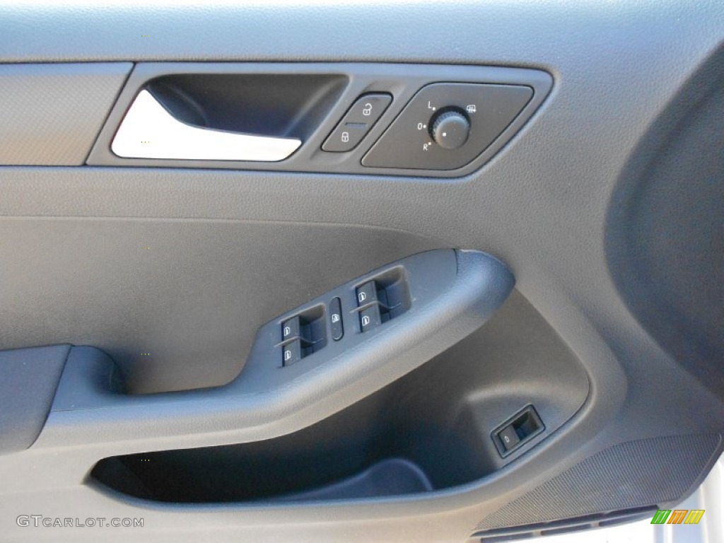 2012 Jetta S Sedan - Reflex Silver Metallic / Titan Black photo #20