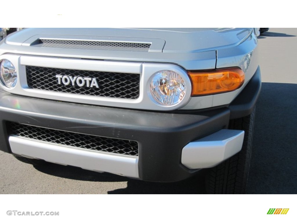2012 FJ Cruiser 4WD - Silver Fresco Metallic / Dark Charcoal photo #9