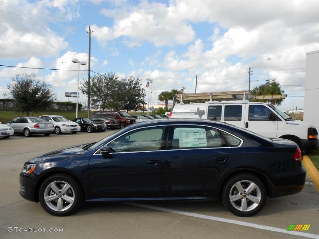 Night Blue Metallic 2012 Volkswagen Passat 2.5L SE Exterior Photo #55980385
