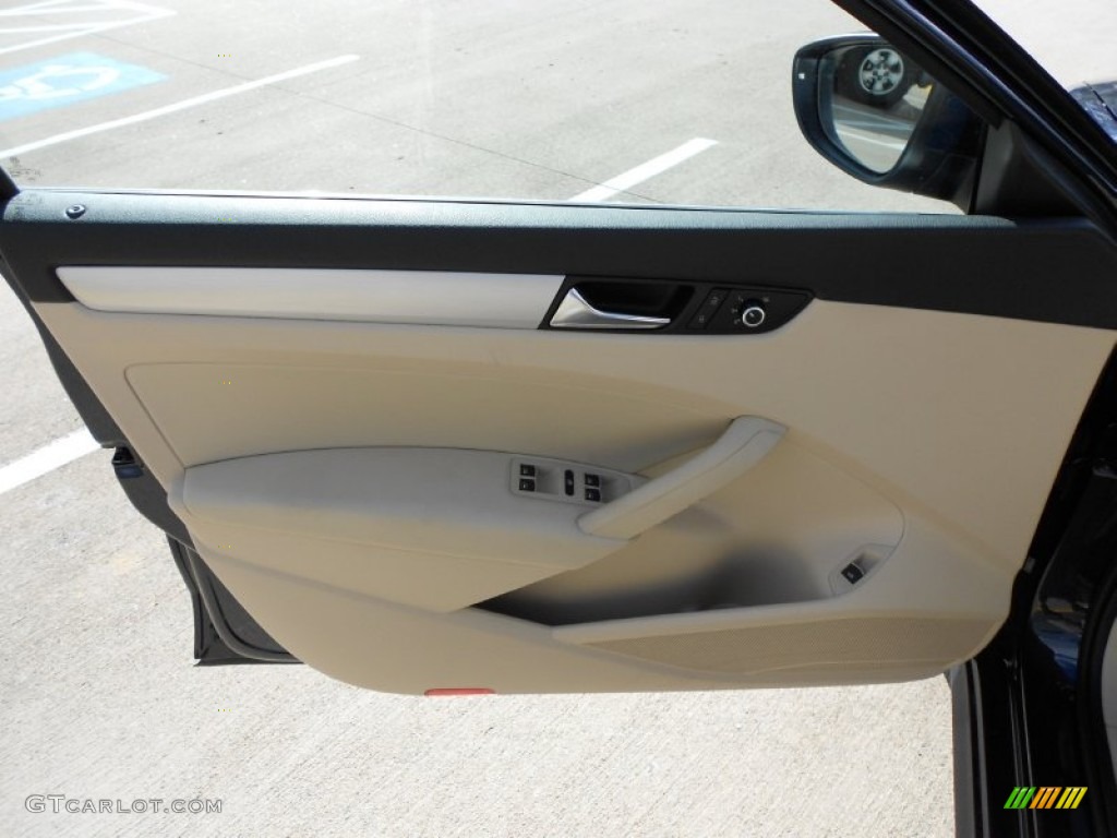 2012 Volkswagen Passat 2.5L SE Cornsilk Beige Door Panel Photo #55980442