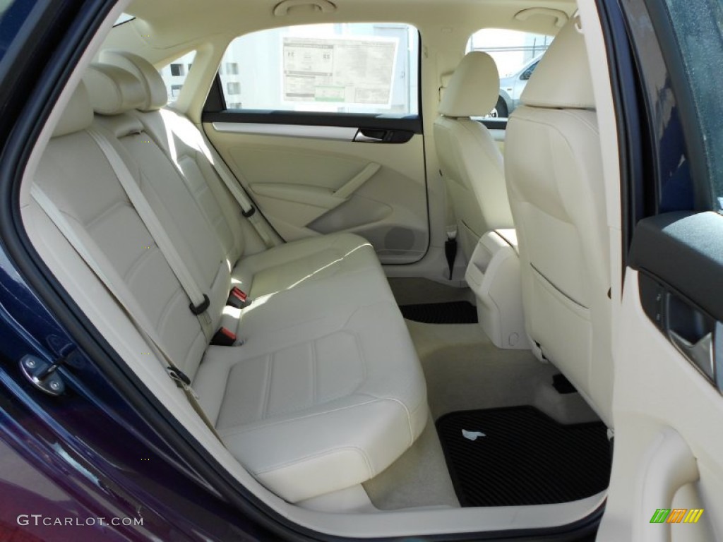 Cornsilk Beige Interior 2012 Volkswagen Passat 2.5L SE Photo #55980478