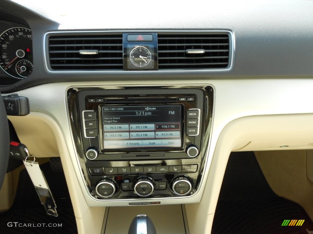 2012 Volkswagen Passat 2.5L SE Controls Photo #55980502