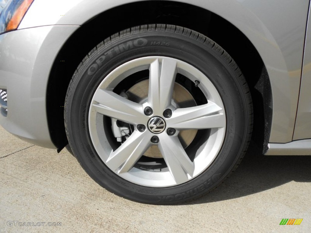 2012 Volkswagen Passat 2.5L SE Wheel Photo #55980637