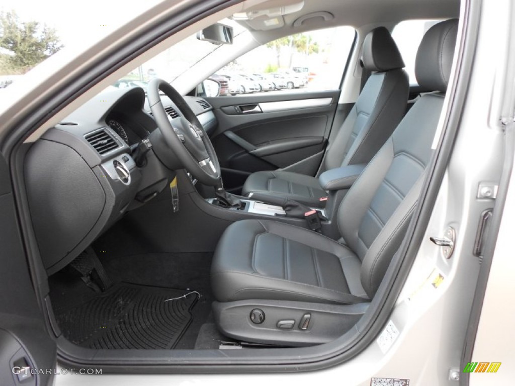 Titan Black Interior 2012 Volkswagen Passat 2.5L SE Photo #55980655