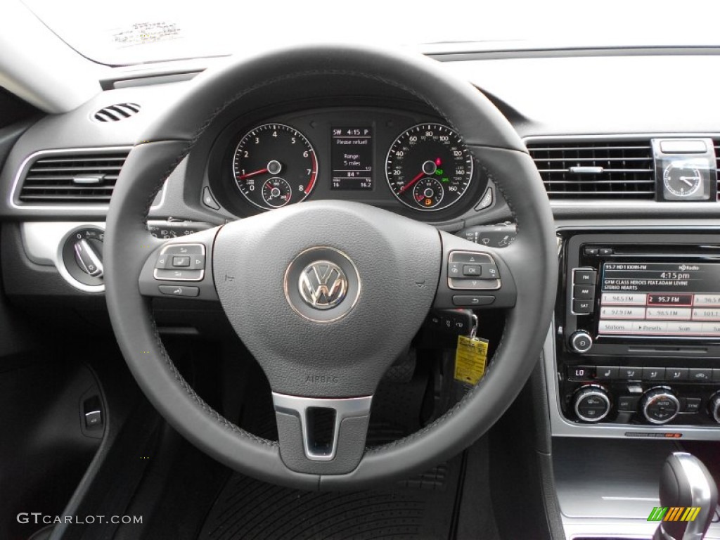 2012 Volkswagen Passat 2.5L SE Titan Black Steering Wheel Photo #55980697
