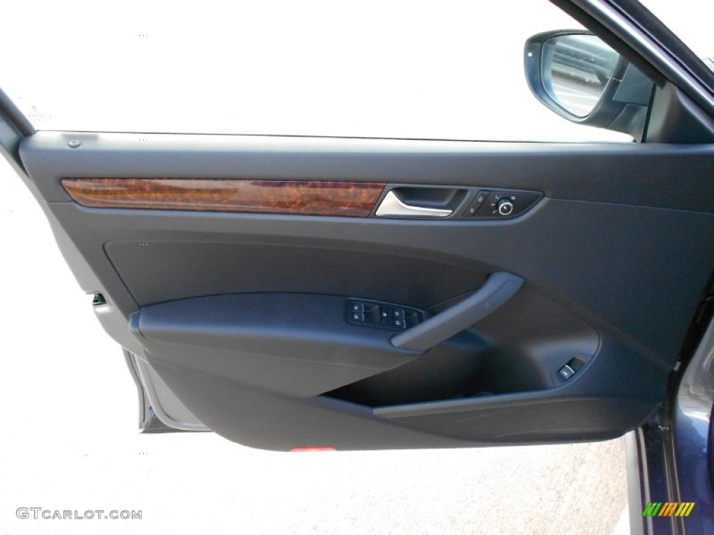 2012 Volkswagen Passat V6 SEL Titan Black Door Panel Photo #55980847