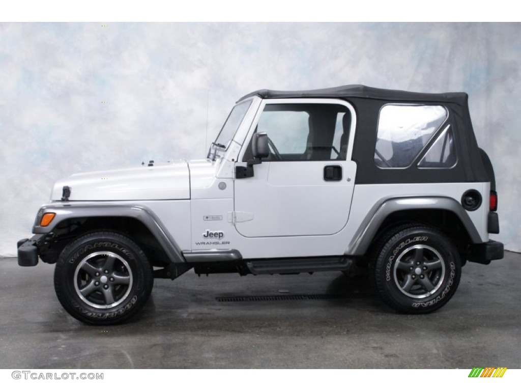 2004 Wrangler X 4x4 - Bright Silver Metallic / Dark Slate Gray photo #3