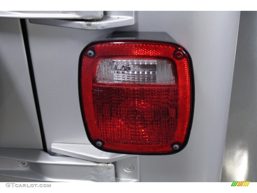 2004 Wrangler X 4x4 - Bright Silver Metallic / Dark Slate Gray photo #11