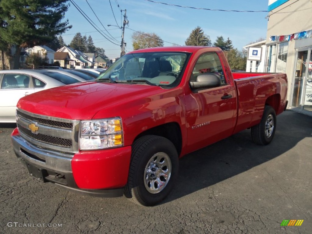 2011 Silverado 1500 LS Regular Cab 4x4 - Victory Red / Dark Titanium photo #2