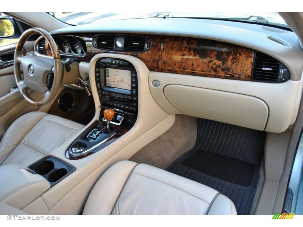 2004 Jaguar XJ Vanden Plas Sand Dashboard Photo #55986425