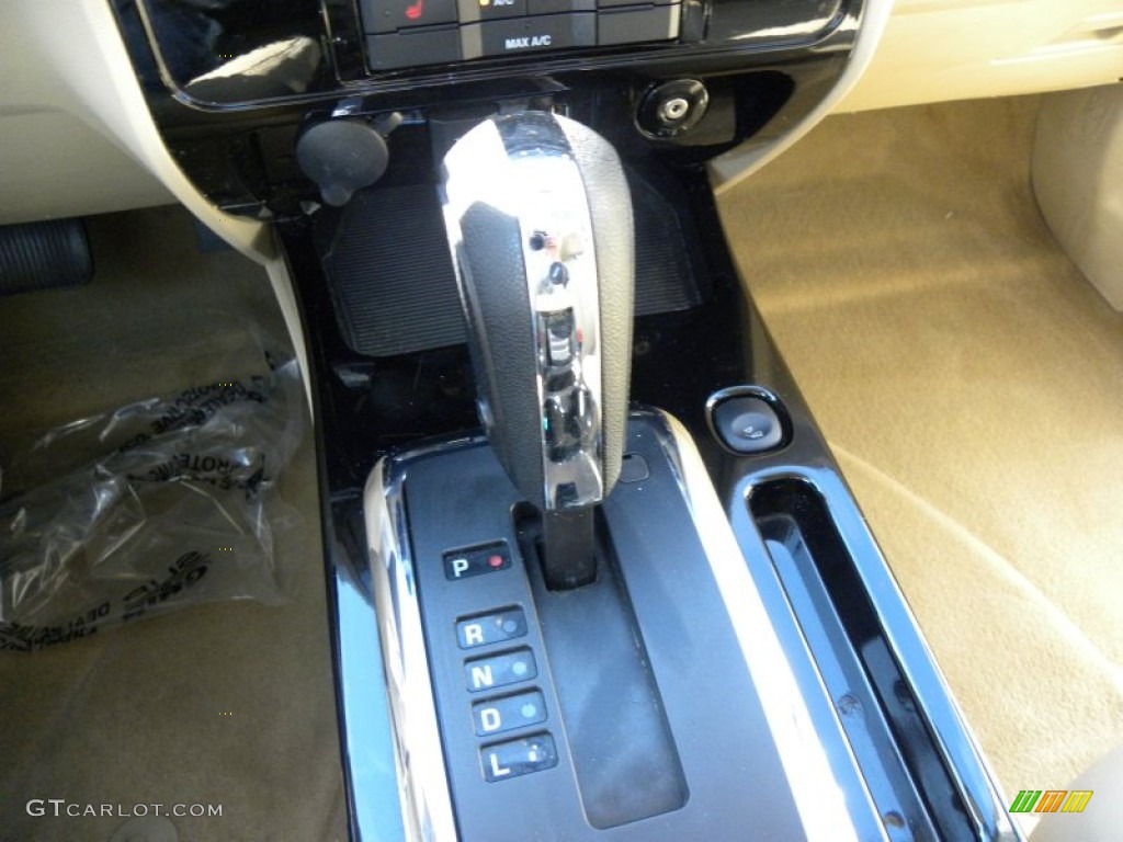 2011 Escape Limited V6 - Tuxedo Black Metallic / Camel photo #21