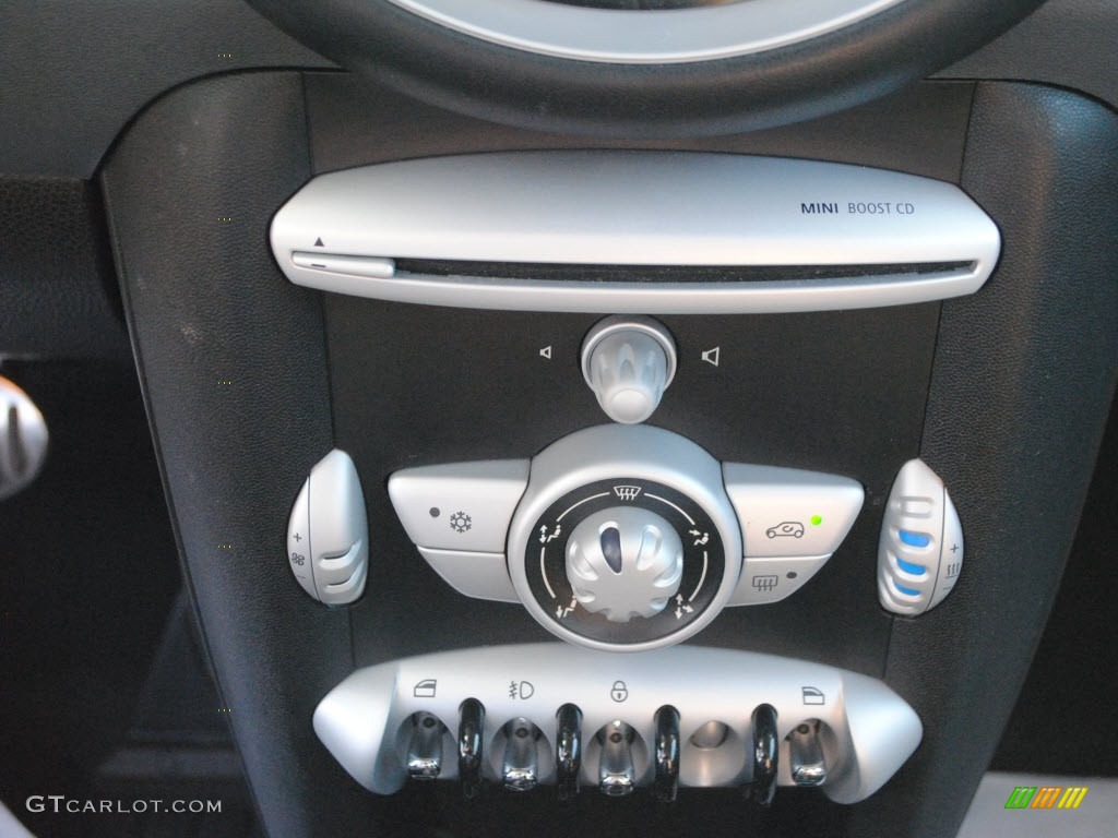 2010 Mini Cooper S Hardtop Controls Photo #55992088