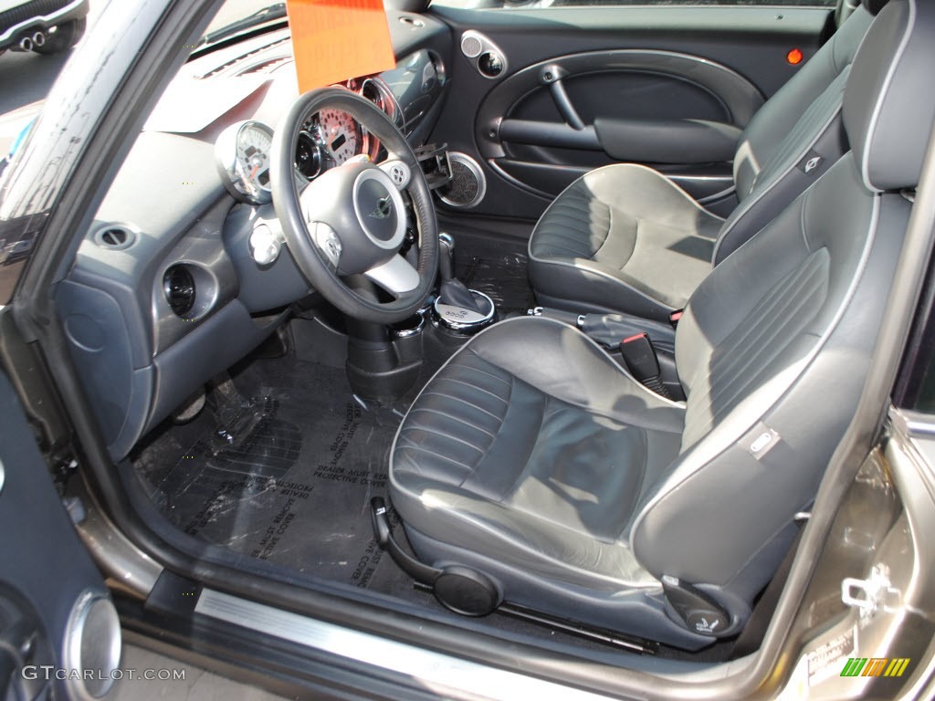 Carbon Black Lounge Leather Interior 2006 Mini Cooper Hardtop Photo #55992739