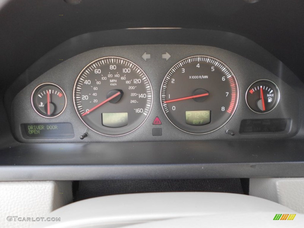 2004 Volvo XC90 2.5T Gauges Photos