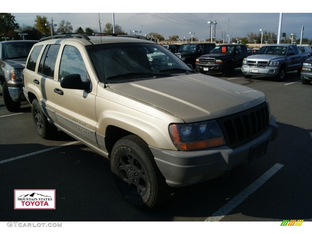 2000 Grand Cherokee Laredo 4x4 - Champagne Pearlcoat / Camel photo #1