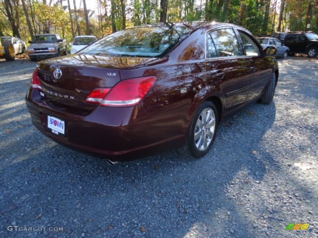 2007 Avalon XLS - Cassis Red Pearl / Graphite photo #7