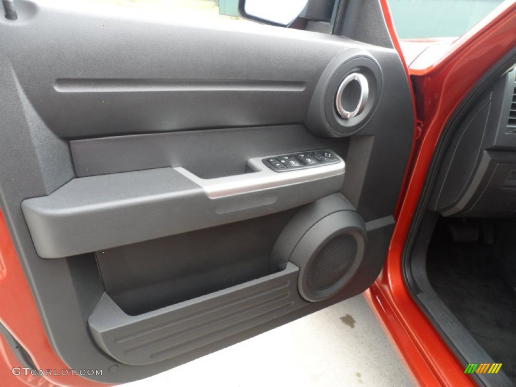 2008 Dodge Nitro R/T Door Panel Photos