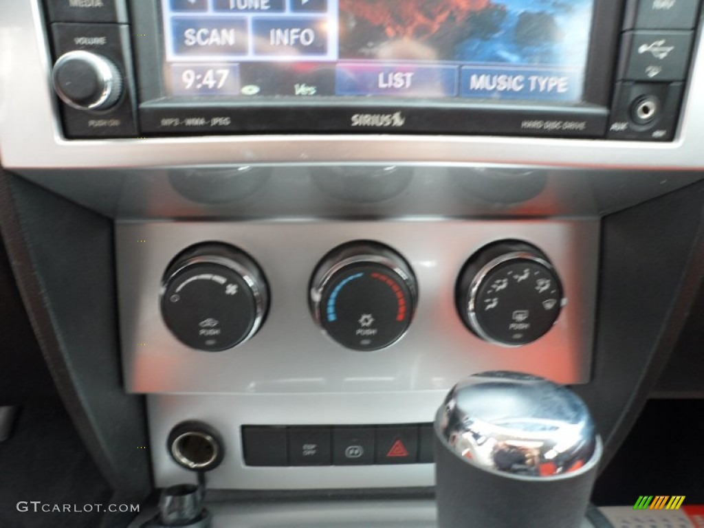 2008 Dodge Nitro R/T Controls Photos