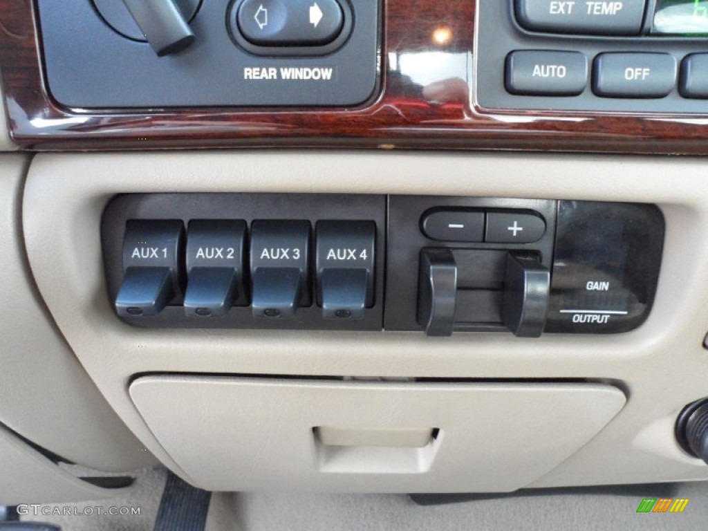 2006 Ford F250 Super Duty King Ranch Crew Cab 4x4 Controls Photo #55998529