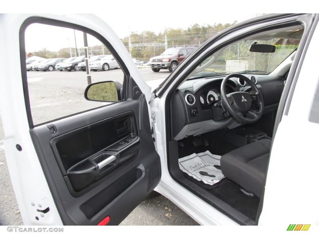 2008 Mitsubishi Raider LS Extended Cab Slate Door Panel Photo #55999177