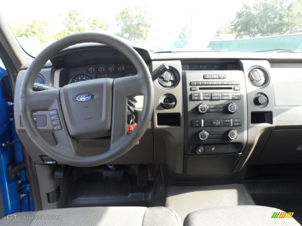2009 Ford F150 STX SuperCab Stone/Medium Stone Dashboard Photo #55999211