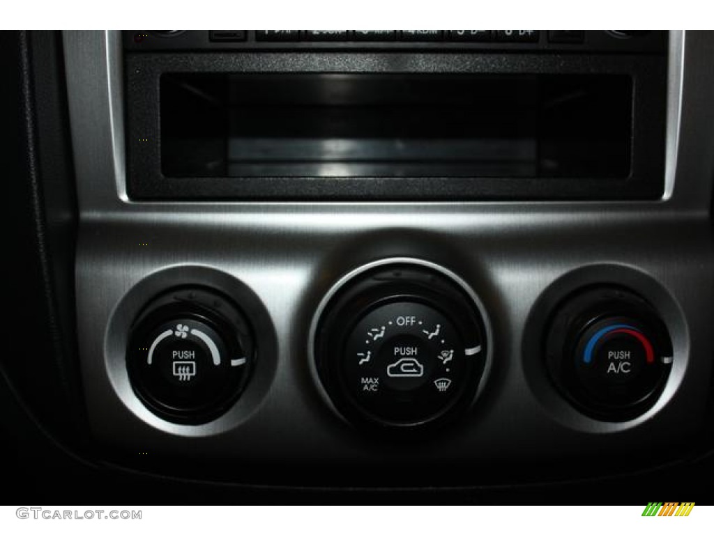 2007 Kia Sportage LX Controls Photo #55999701