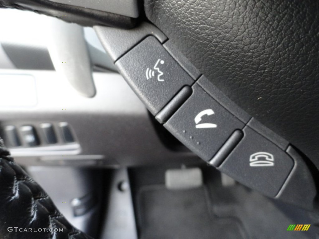 2008 Mitsubishi Outlander XLS 4WD Controls Photos