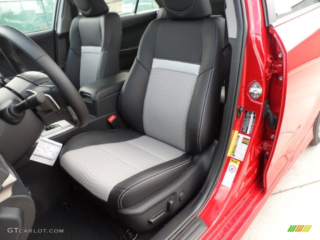 2012 Toyota Camry SE V6 interior Photo #56002546